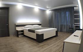 Двухкомнатный люкс центр Металлургов 19 KR Apartments